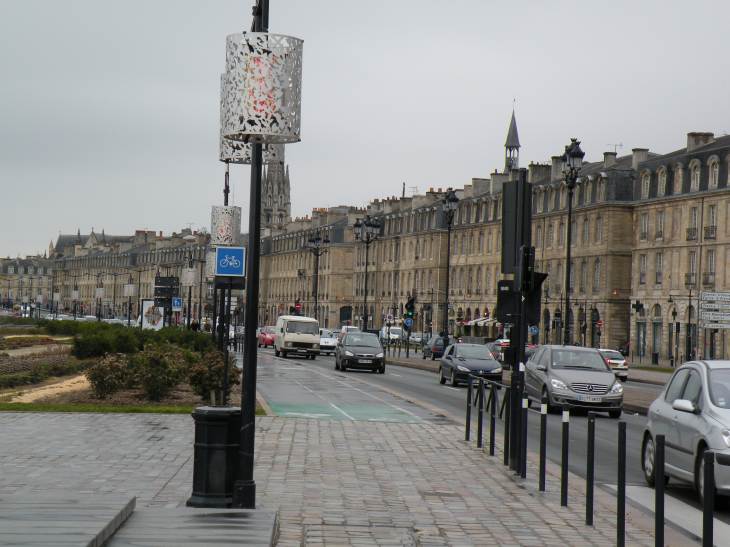  Lampadaires et quai Richelieu
